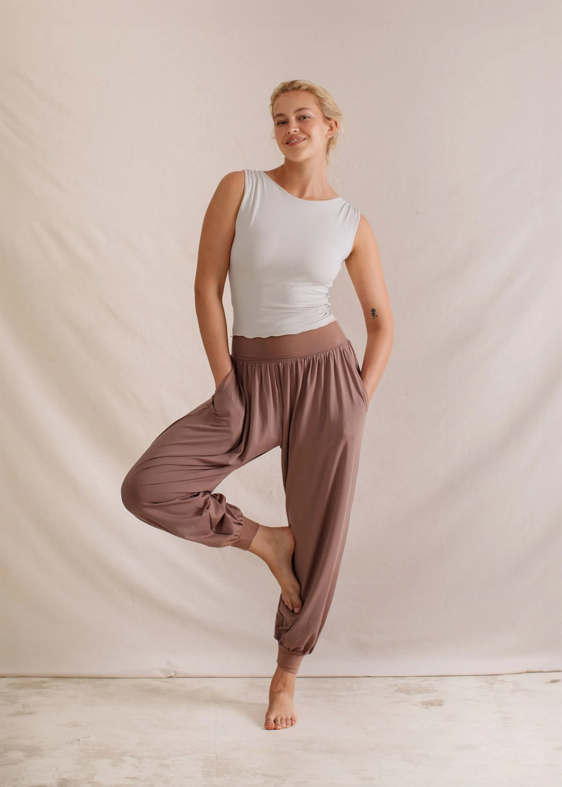 Alora Pants Sandalwood