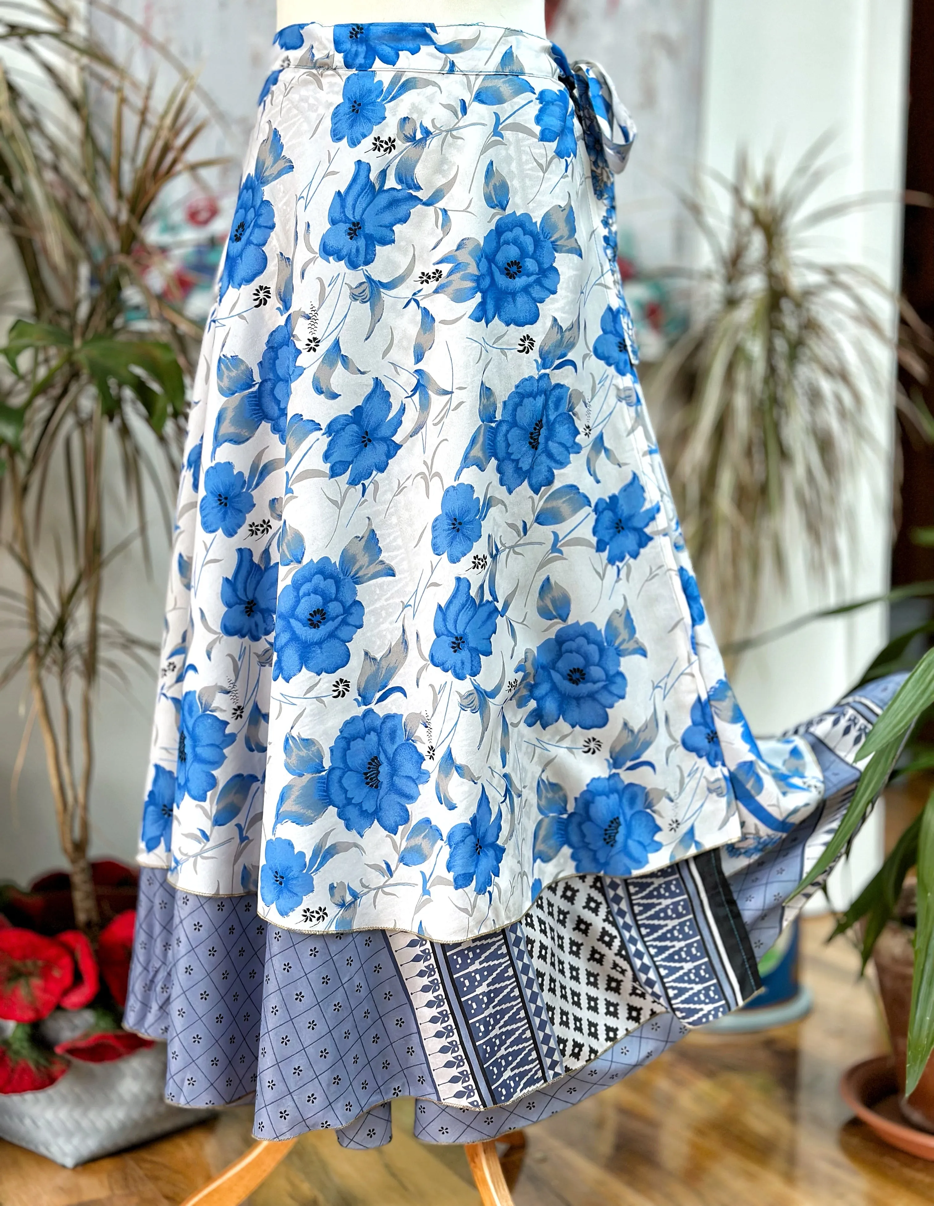 BEAUTIFUL BLUE SHANGRI-LA WRAP SKIRT (182)