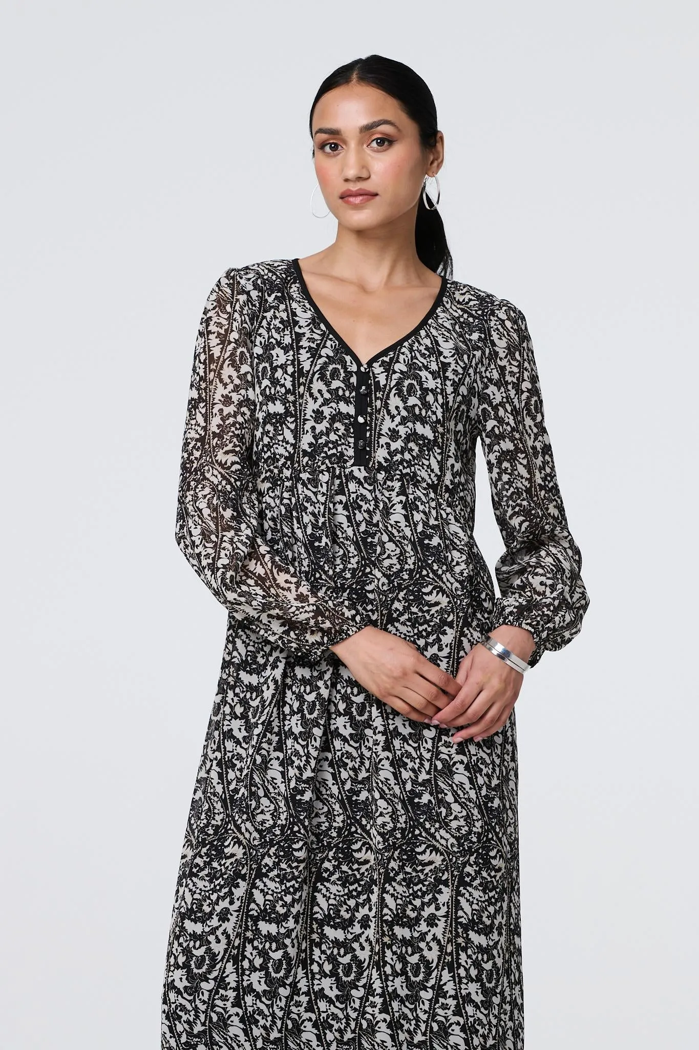 Leaf Print Long Sleeve Relaxed Maxi Dress