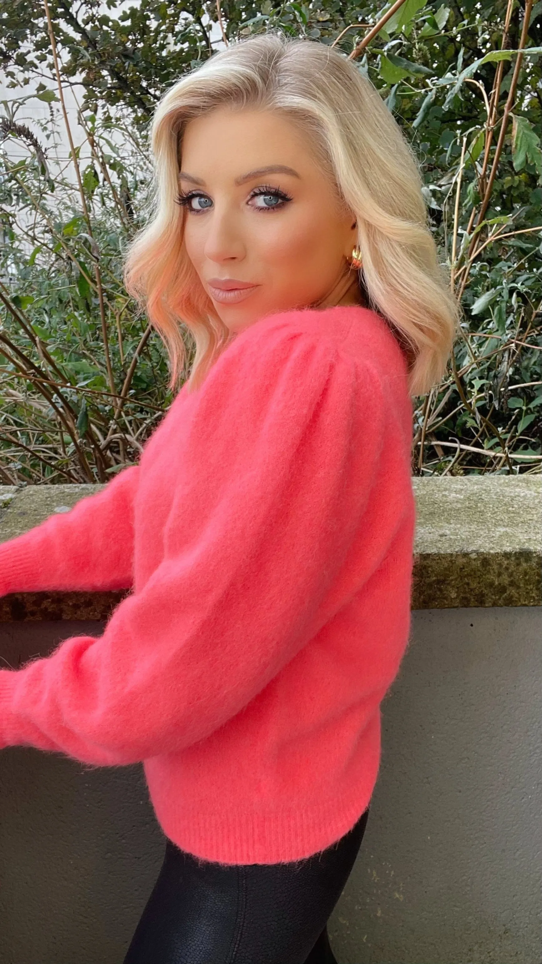 PETRA SUPER SOFT SWEATER - NEON CORAL