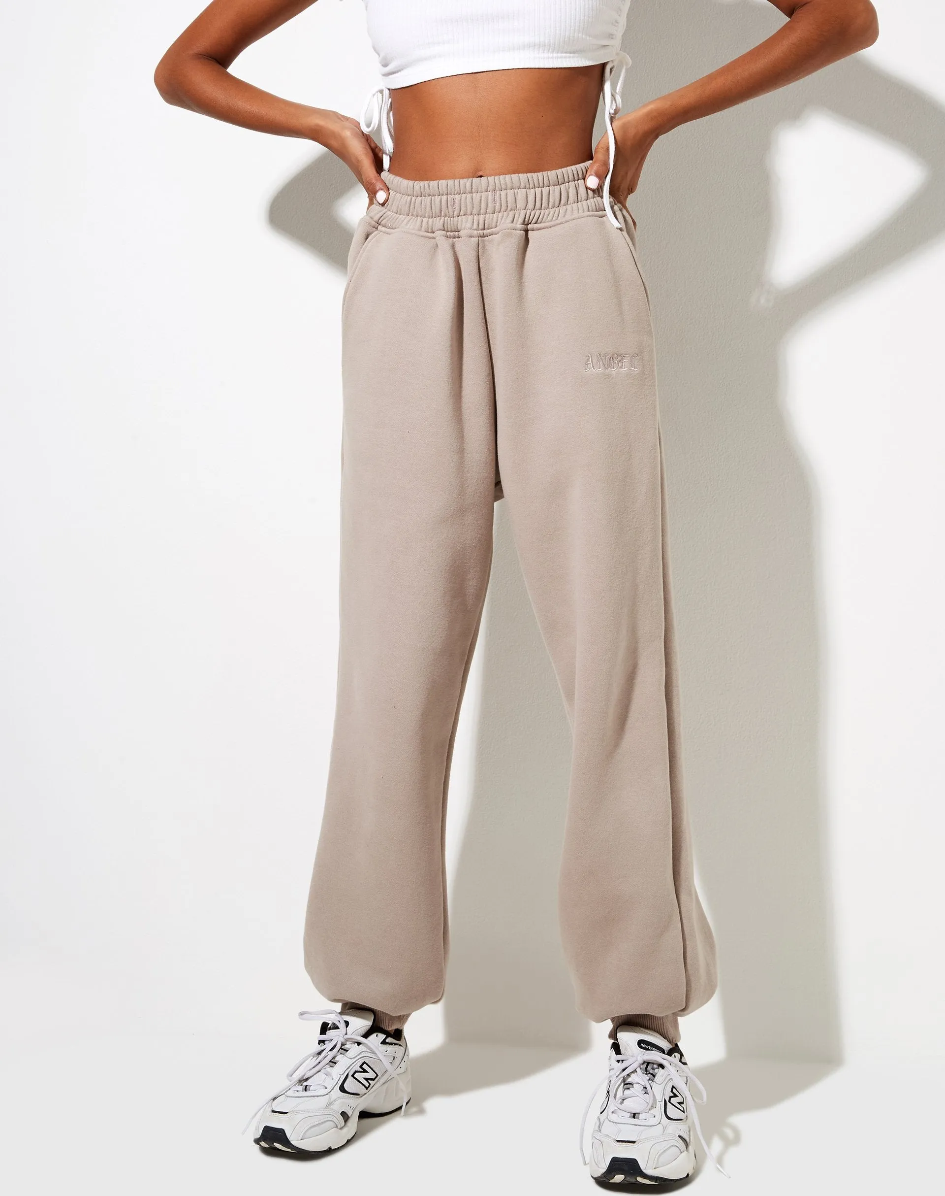 Roider Jogger in Mushroom 'Angel' Embro