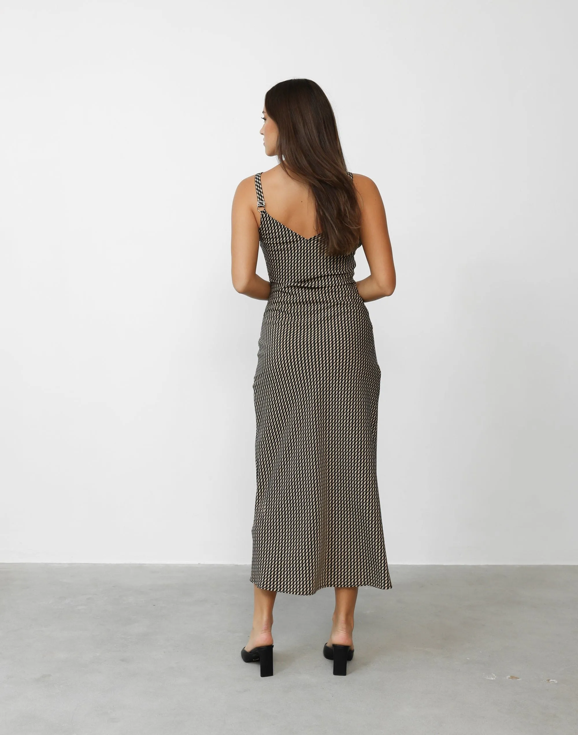 Zaya Maxi Dress (Sand Ripple)